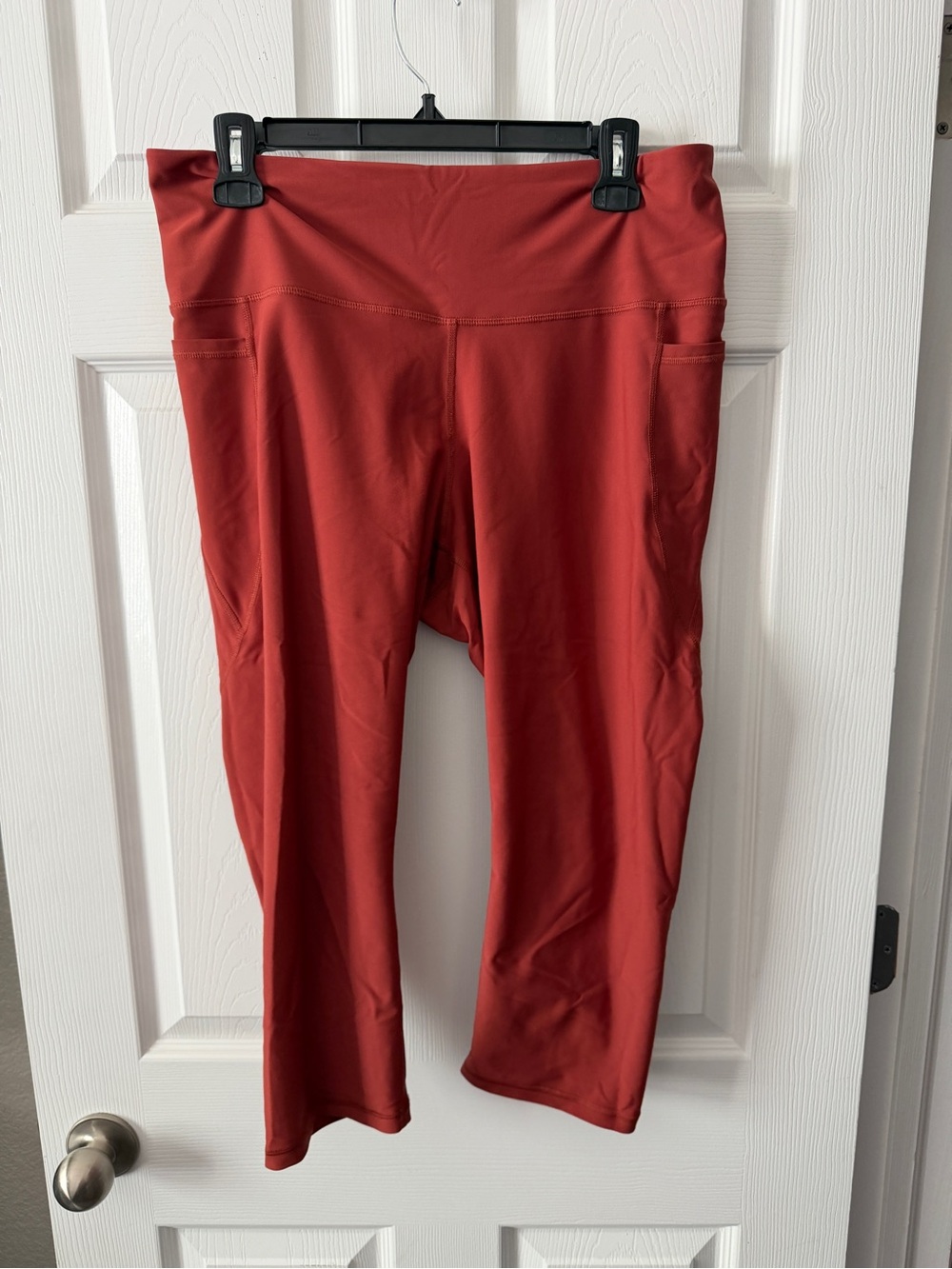 Old Navy Red High-Rise Capri Leggings